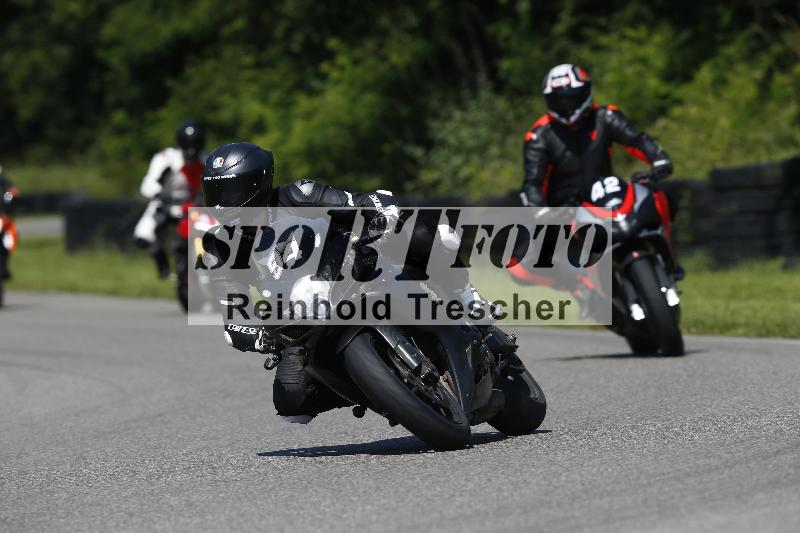 /Archiv-2024/29 12.06.2024 MOTO.CH Track Day ADR/Gruppe blau/94